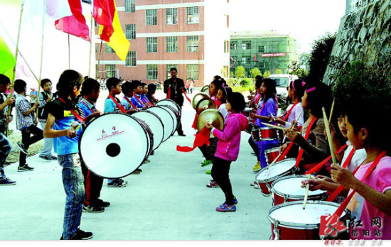 岳阳市百万青少年沐浴道德春风健康成长