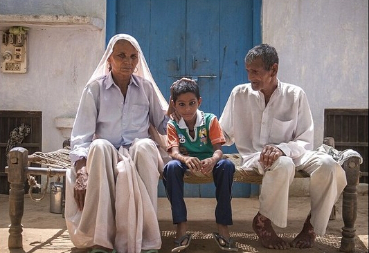 印度70岁老太人工受孕产龙凤胎坦言就想要儿子