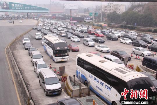 京港澳高速广东北段即将迎来春运高峰_新浪新闻