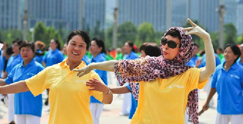 外媒:中国大妈反对官方版广场舞 官员辩解