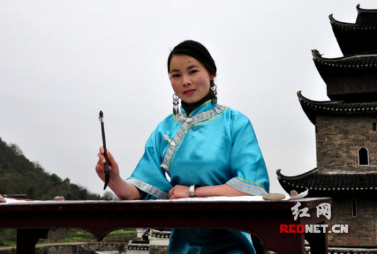 <em>江永女书</em>传人胡欣被评为全国劳动模范_新浪