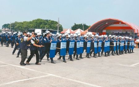 台媒:多地纷传警察退休潮 台湾将现治安大缺口?