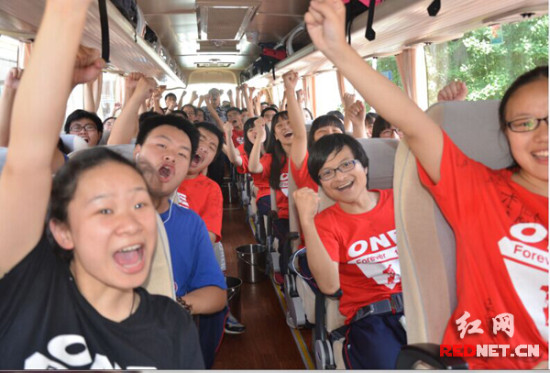 长沙同升湖实验学校送考节延续15年 首次鲜