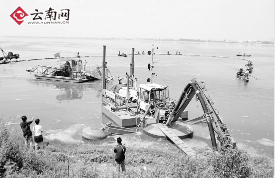 滇池治理正在抓紧进行 记者 苏颖/摄