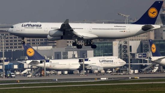 德国汉莎航空公司使用的生物燃料源于棕榈油种植园。（自美联社）