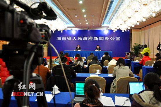 12月21日，“十一五”期间全省主要污染物减排工作新闻发布会举行。
