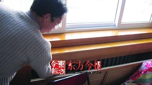 在林州市太行路北段某小区，居民王先生家中暖气片冰凉。今报记者 张波 摄