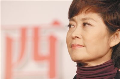 ��һ�����������̨������Ŀ�������̸��������ʱ�ա������ˣ�����������ۻع顢���Żع顢ӭ�������͵ȴ���ֱ����Ŀ���������α���Ϊȫ����ʮ�ѵ��ӽ�Ŀ�����ˡ���������ٻ񡰽�Ͳ������