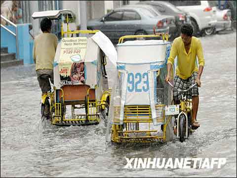 吹袭菲律宾 洪水淹没马尼拉街道_天气预报