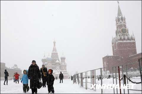 莫斯科4天积雪量近半米 为十年来罕见_