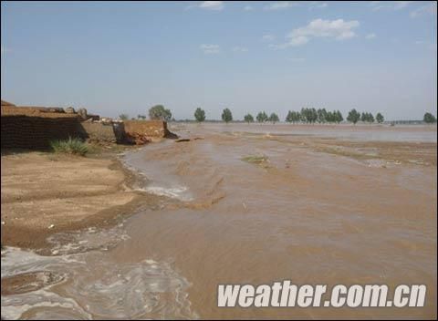 内蒙古乌兰察布遭遇强降雨 局部地区旱涝转换