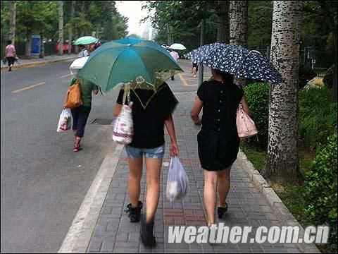 北京出现雷雨交通拥堵 机场部分航班延误_天气预报