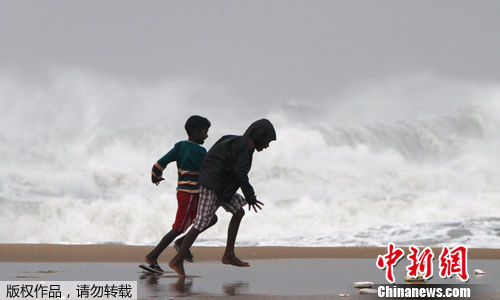 特强气旋风暴THANE登陆印度沿海(组图)_天气预报