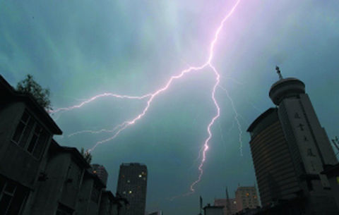 昨晚吉林市电闪雷鸣持续近6个小时|天气|天气预