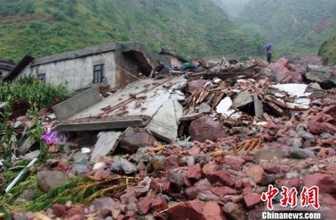 四川汉源泥石流致5.3万人受灾 直接经济损失逾