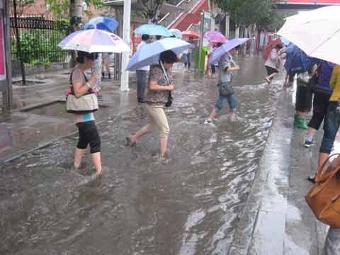 内蒙古降雨不停歇 未来三天仍有雷雨_新浪天气