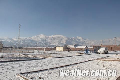 青海玉树州囊谦县出现降雪（赵文杰 摄）