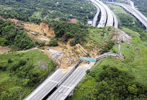 滑坡泥石流是什么_云南滑坡泥石流_山体滑坡和泥石流可以通过什么方法