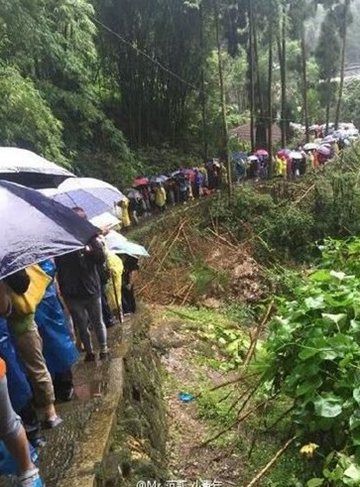 四川峨眉山景区山体塌方1死5伤 遇难者系台湾