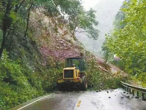 四川峨眉山景区山体塌方致1死5伤 今明天降雨