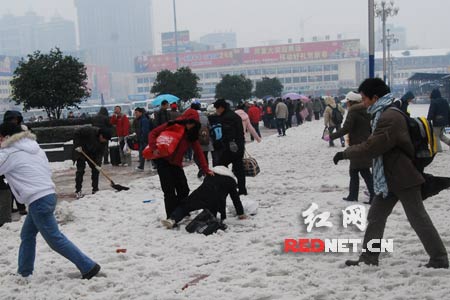 ���ѹ���������ɳ���Ѻ����Ͻ��Ʊ���ѩ(ͼ)