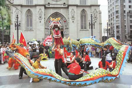 海外华侨华人喜庆过新年