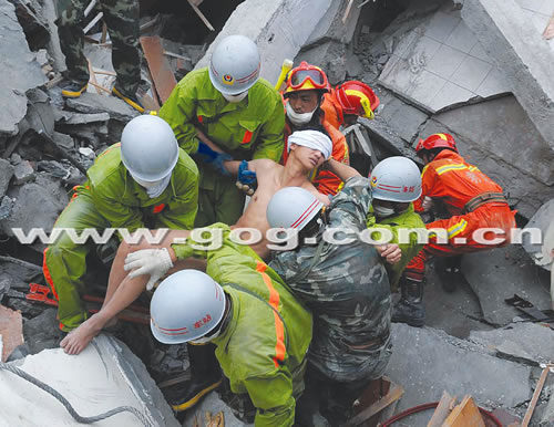 汶川地震中,贵州籍青年蒋雨航被困123小时后获救