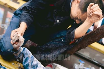 海报中的爸爸,你在哪里?