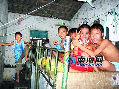 儋州三副校长公房私租给学生 老师住学生宿舍
