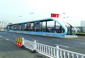 自行车进地铁完全可以不折叠,设个专厢就行