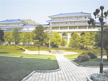 图文:走进湖北民院