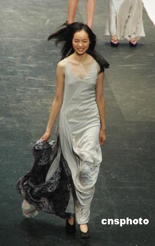 比利时佳丽获08世界精英模特大赛冠军(2)