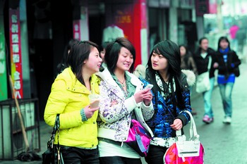 长沙桃子湖边建 麓山大讲堂 堕落街 昨起拆除