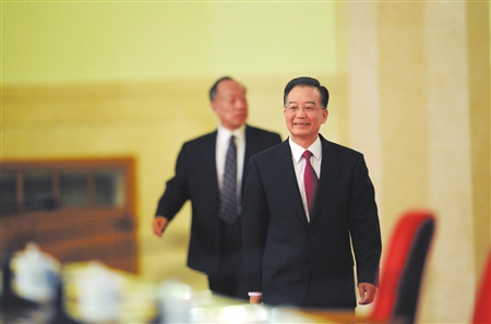 心暖经济暖 春色倍还人 莫道今年春将尽明年春色倍还人