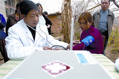 蔡甸妇女吃蚂蚁吃出精神障碍?