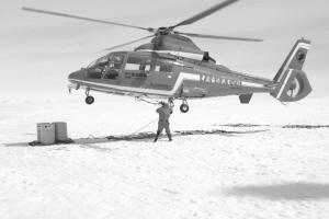 南极科考船舰载直升机飞出才1分钟就坠海