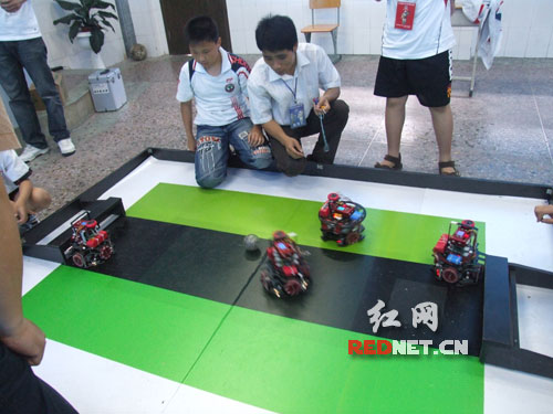 长沙中小学机器人大赛启动 小学生与高中生同