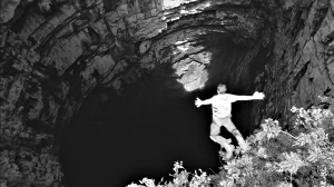 洞穴世界八卦多