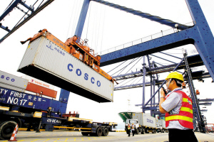 ���ھ����������װ巿���̸�̨