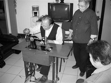 周女士的老缝纫机总是跳线