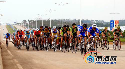 俄罗斯国家队领旗[组图]