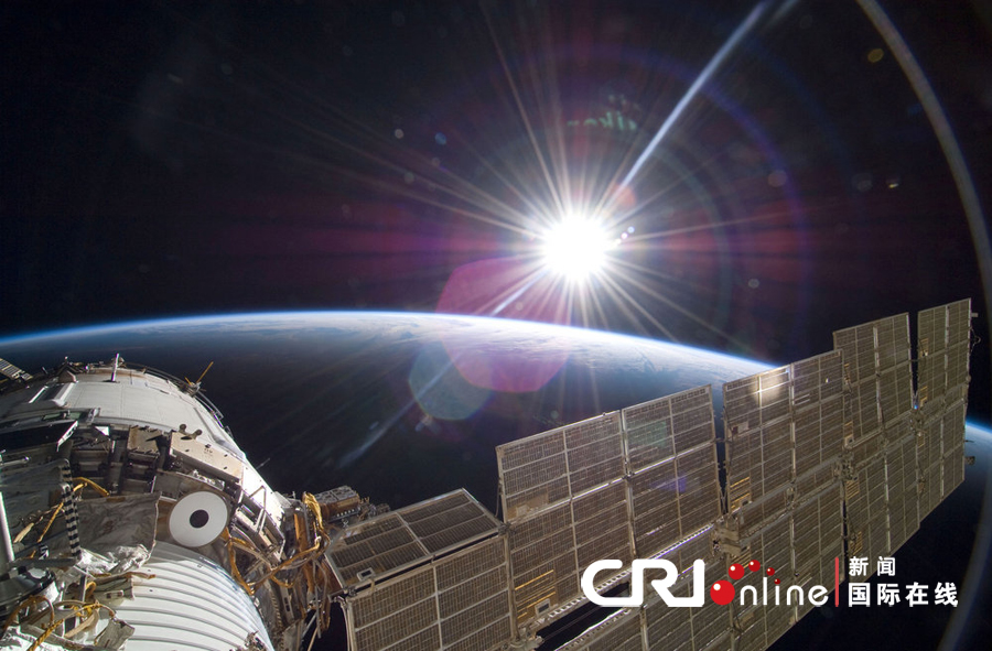 美宇航员在空间站拍摄到地球壮丽日出(高清图