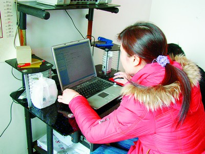 初中肄业家庭主妇玩出文学奖_新闻中心_新浪