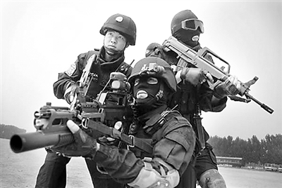 中国武警部队十年来首度易帅