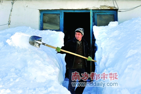 雪灾转移人口_08年雪灾图片