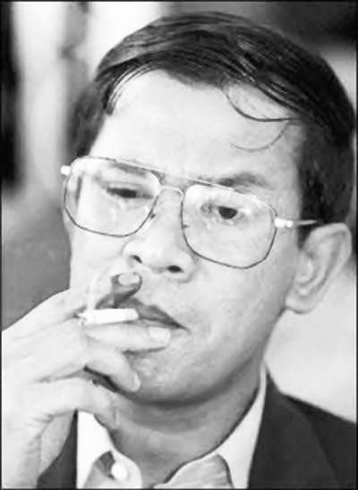 奥巴马吸烟有秘密场所，政坛“瘾君子”戒烟都很难_新闻中心_新浪网