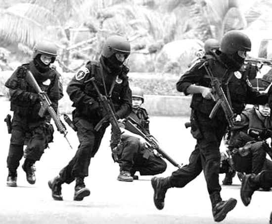 黑帮仇杀牵动台湾政治风暴 黑白交融是 潜规则