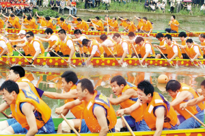 观澜昨日举办首届龙舟赛