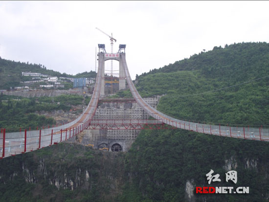 湘西矮寨大桥第一条主缆架设将在月内动工
