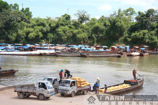 东兴巨资打造边民互市贸易区 市民买进口货可